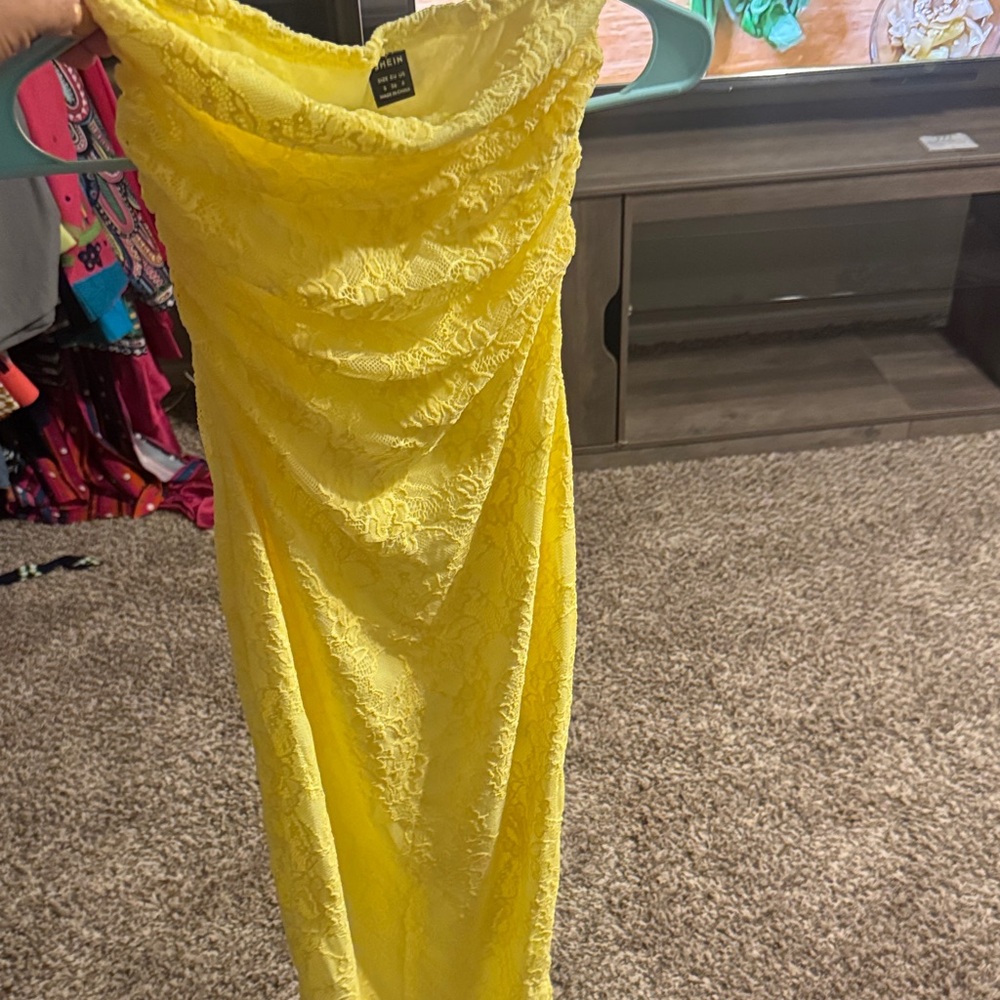 SHEIN Yellow Lace Strapless Ruched Maxi Dress